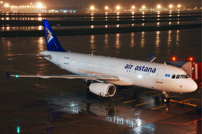 Air_Astana_Airbus_A320_Petrov