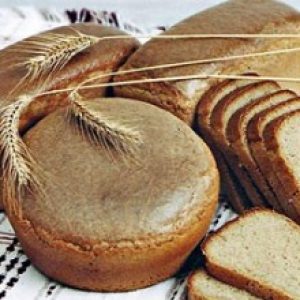 Cena-na-ukrainskij-hleb-prodolzhit-rasti-300x220