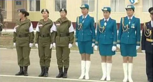 Военнослужащие женщины