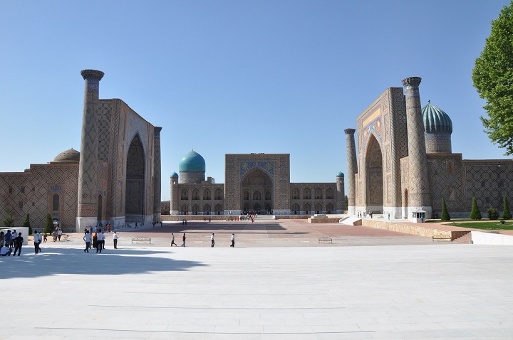 Вид площади и архитектурно-исторического ансамбля Регистан