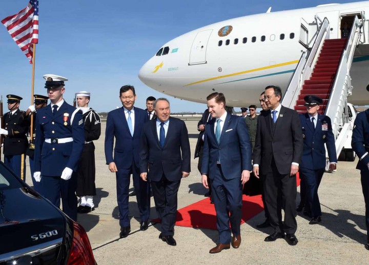 Нурсултан Назарбаев прилетел в Вашингтон