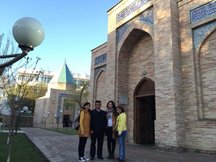 туристы из Казахстана посетили Толе би