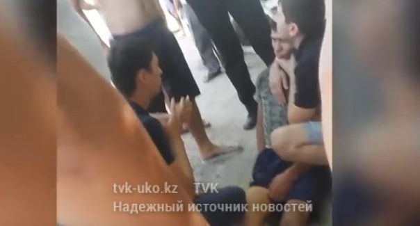 Припадок эпилепсии Полицейские не избивали парня в поселке «Химфарм» » Новости Шымкента