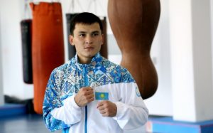 боксер Олжас Саттыбаев