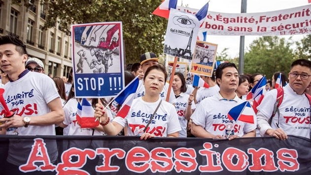 Демонстрация китайцев в Париже