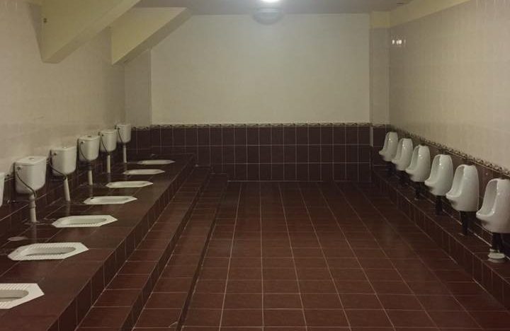 туалет во дворце спорта "Бурабай", Кокшетау