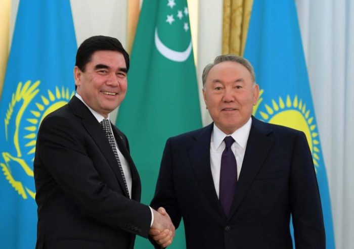 президенты Туркменистана и Казахстана