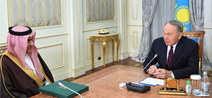 Назарбаев и министр СА