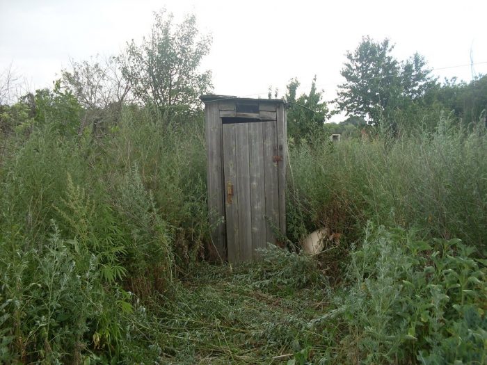 туалет в деревне