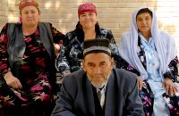 житель Узбекистана с тремя женами