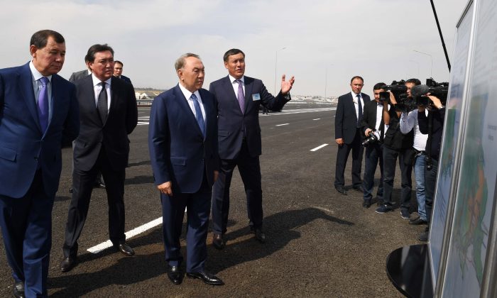 назарбаев в таразе