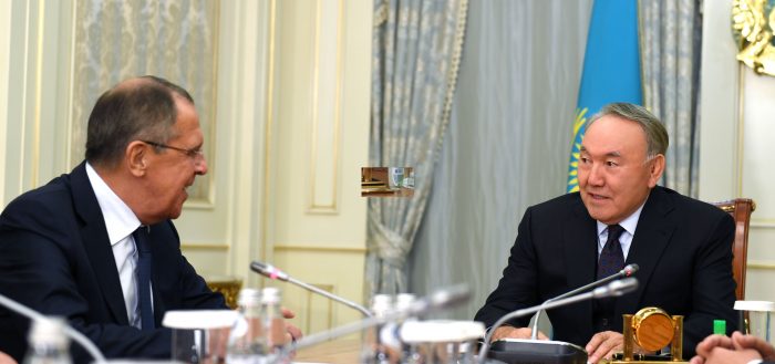 Назарбаев с выпускниками МГИМО