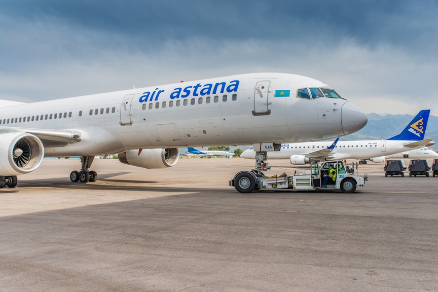 Самолет air. Air Astana самолеты. Казахстан Air Astana. Казахстанская Air Astana самолет. Самолеты Air Astana в Алматы.