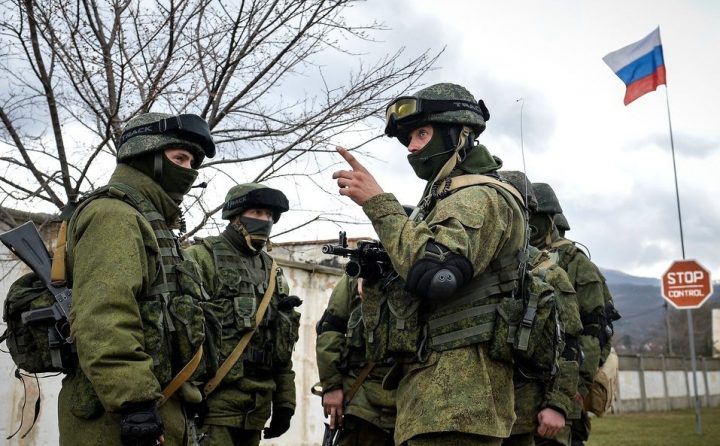 Российские военнослужащие в Крыму