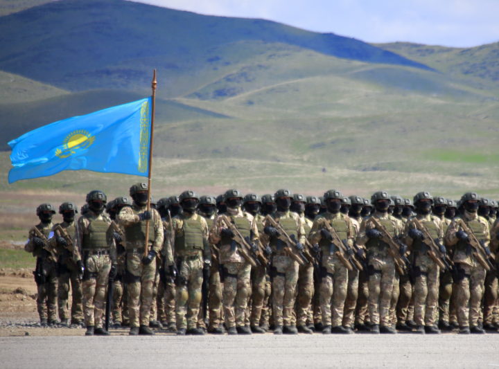 Солдаты, армия Казахстана