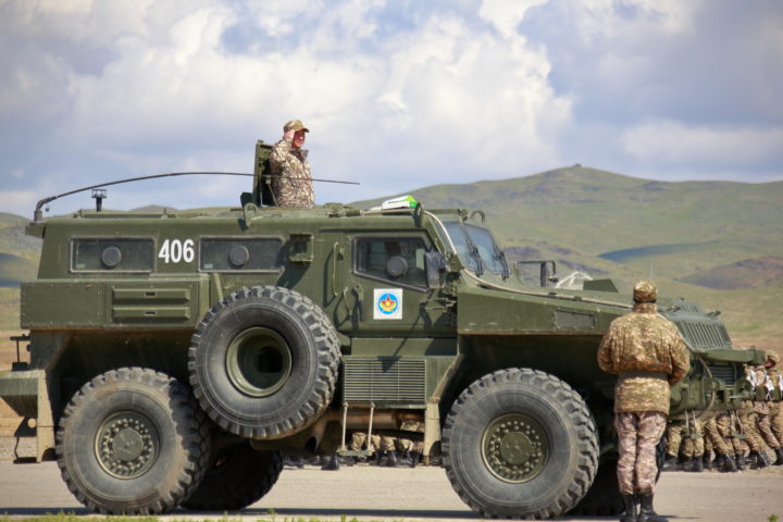 Солдаты, армия Казахстана