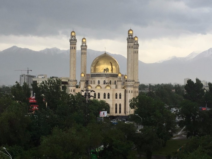 Мечеть, Алматы, ветер