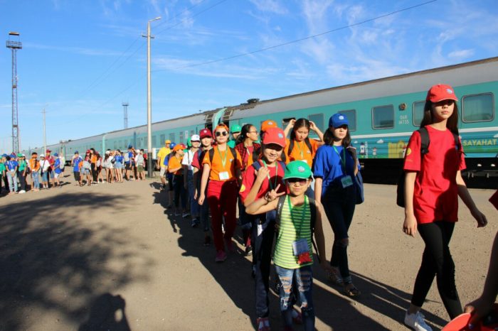 дети путешествовали по казахстану на специальном поезде