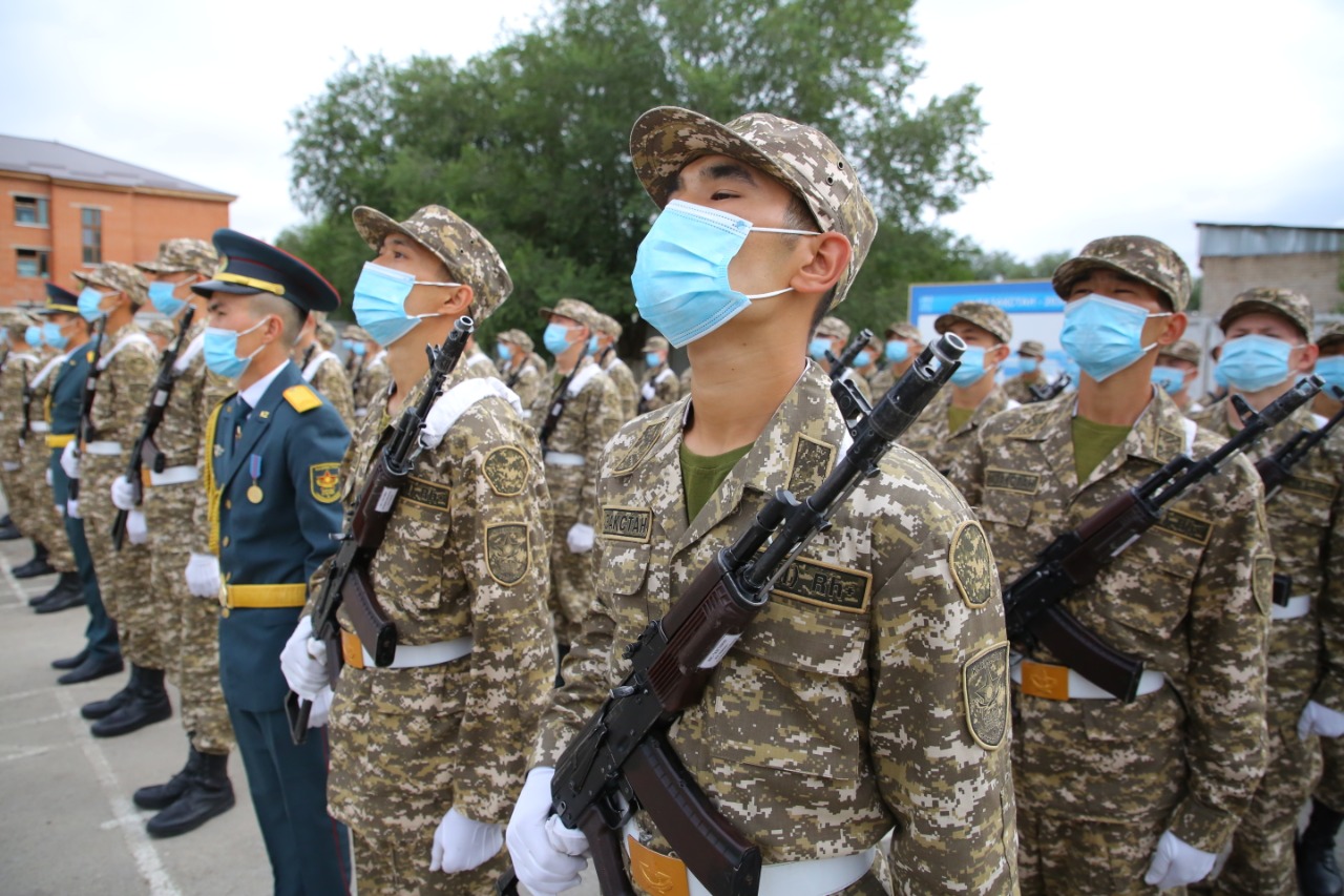 В казахстане служат в армии