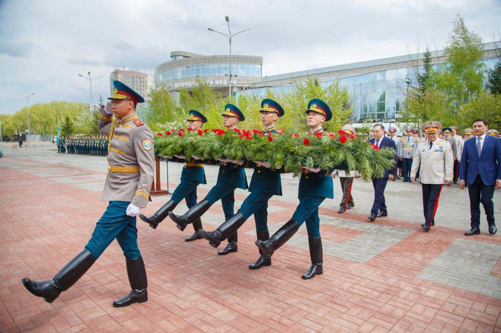 7 мая день защитника отечества в казахстане классный час презентация